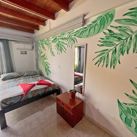 Hostal Mom Mariela San Andrés 外观 照片